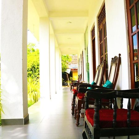 A&B Resort Negombo Kudapaduwa Esterno foto