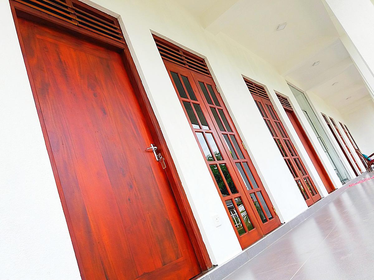 A&B Resort Negombo Kudapaduwa Esterno foto