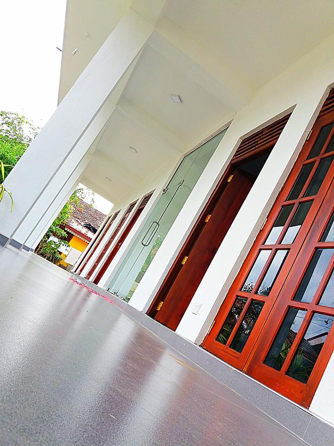 A&B Resort Negombo Kudapaduwa Esterno foto
