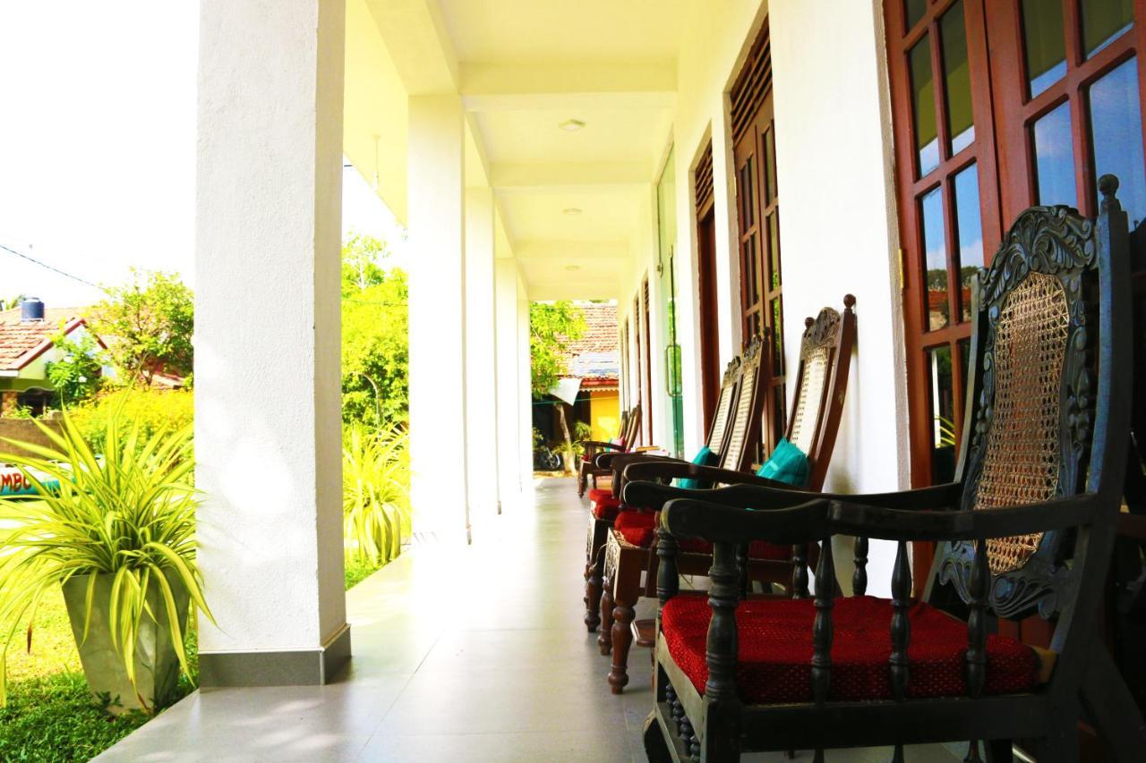 A&B Resort Negombo Kudapaduwa Esterno foto