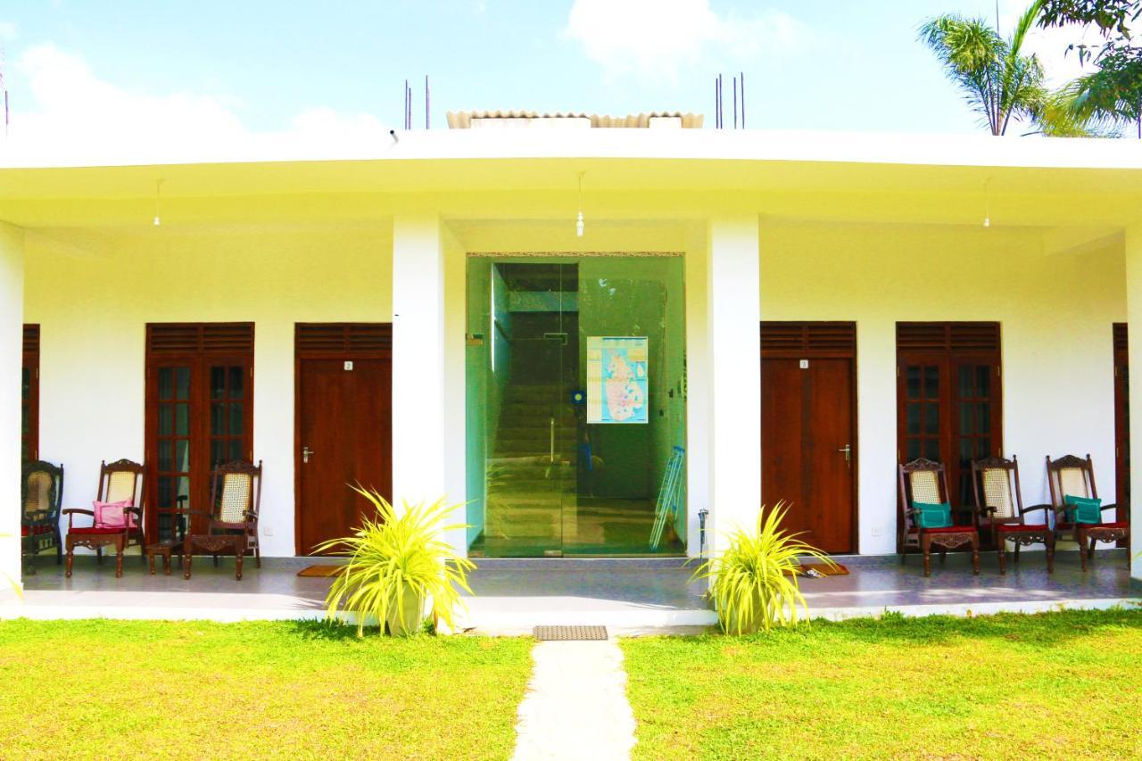 A&B Resort Negombo Kudapaduwa Esterno foto