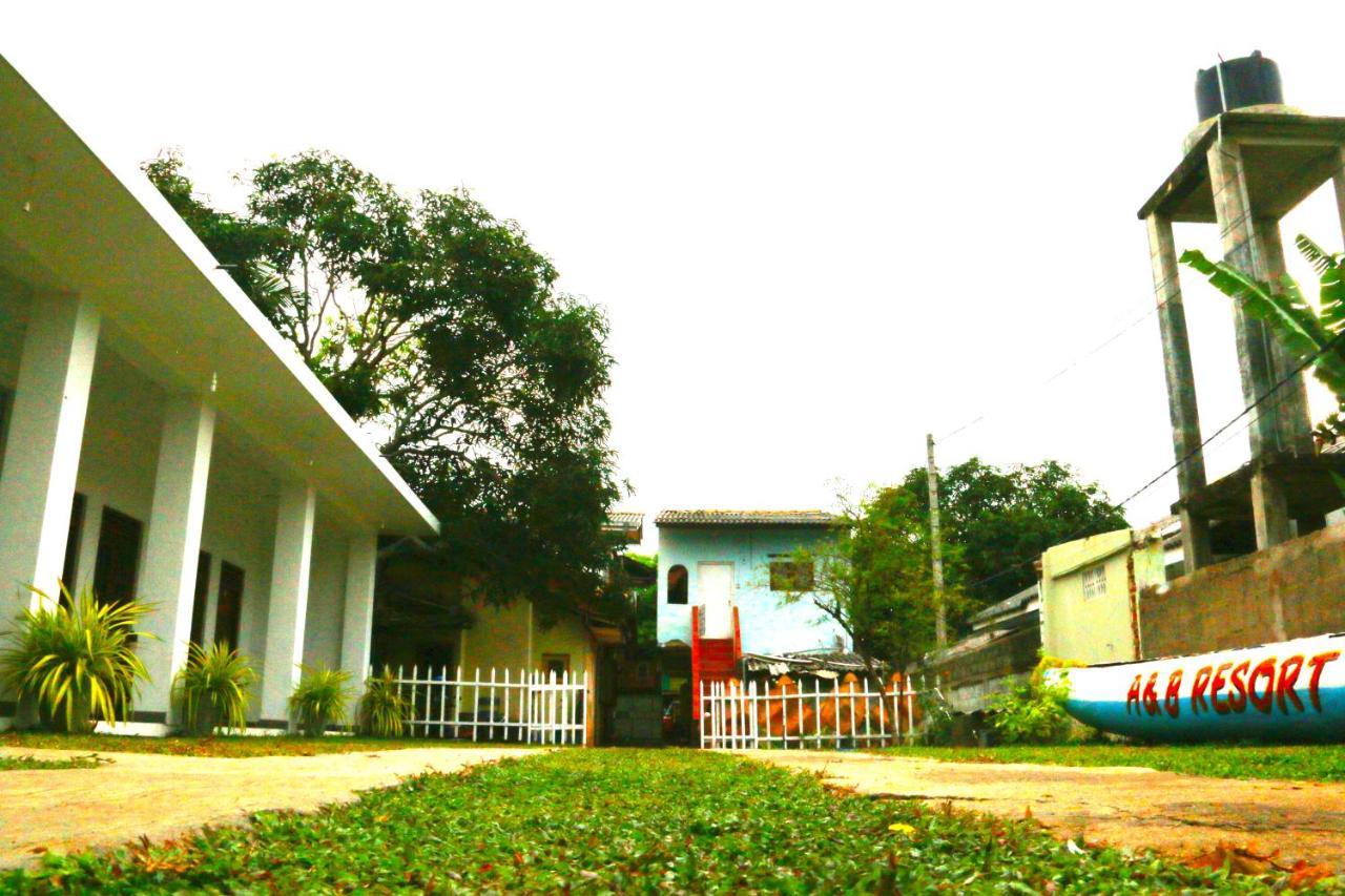 A&B Resort Negombo Kudapaduwa Esterno foto