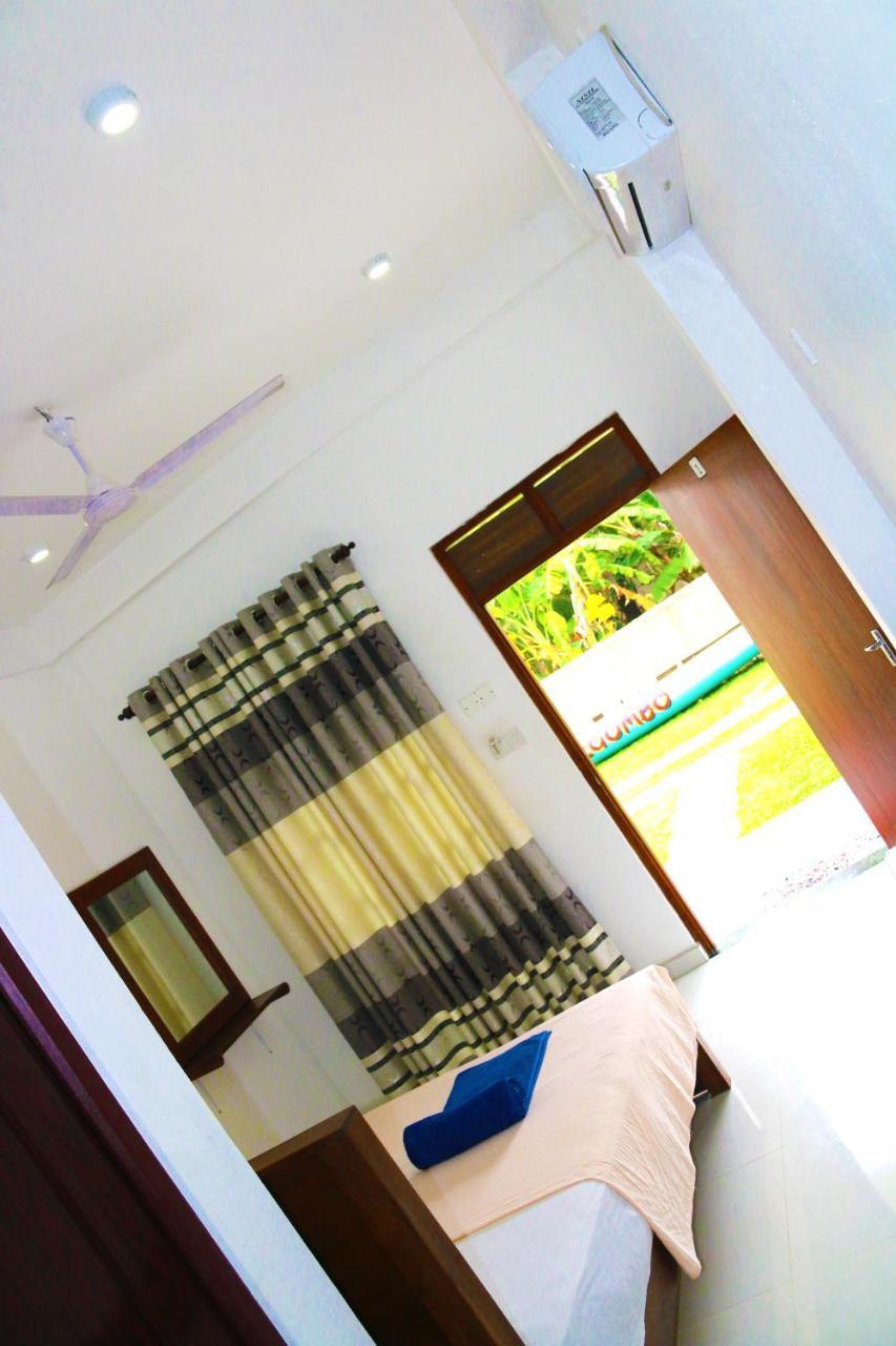 A&B Resort Negombo Kudapaduwa Esterno foto